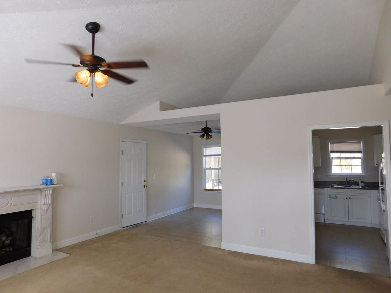 119 Pella Ln - Photo 2 of 23