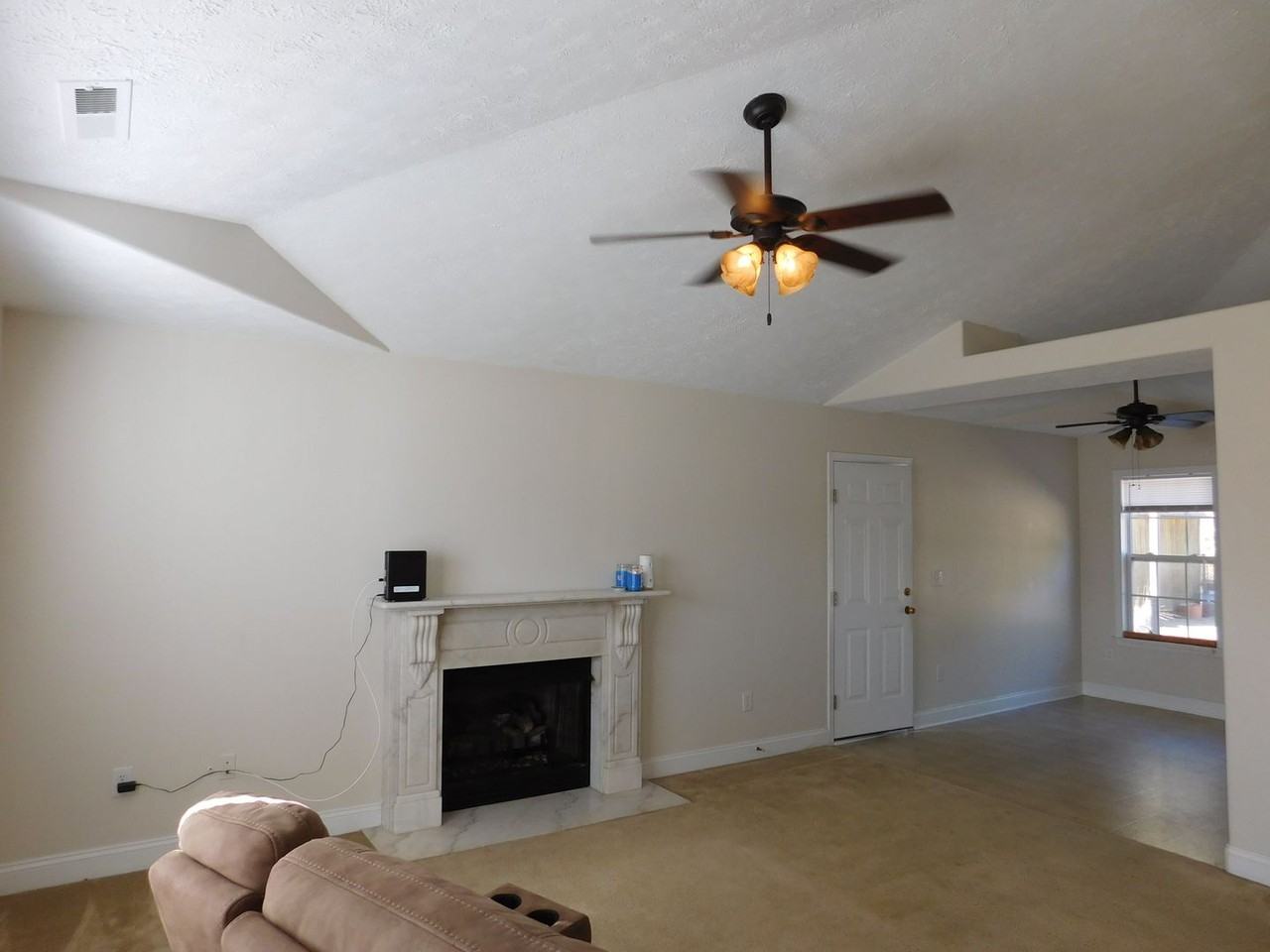 119 Pella Ln - Photo 3 of 23