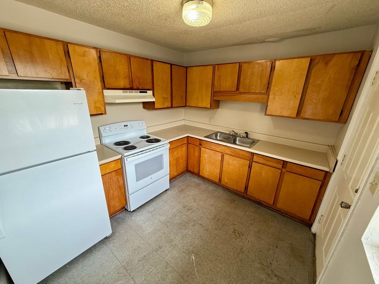 11 Loring Dr #3 - Photo 3 of 9