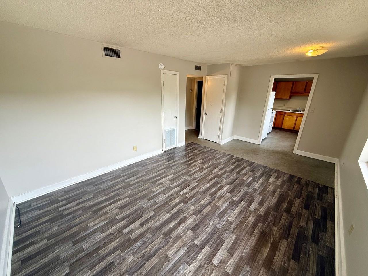 11 Loring Dr #3 - Photo 4 of 9