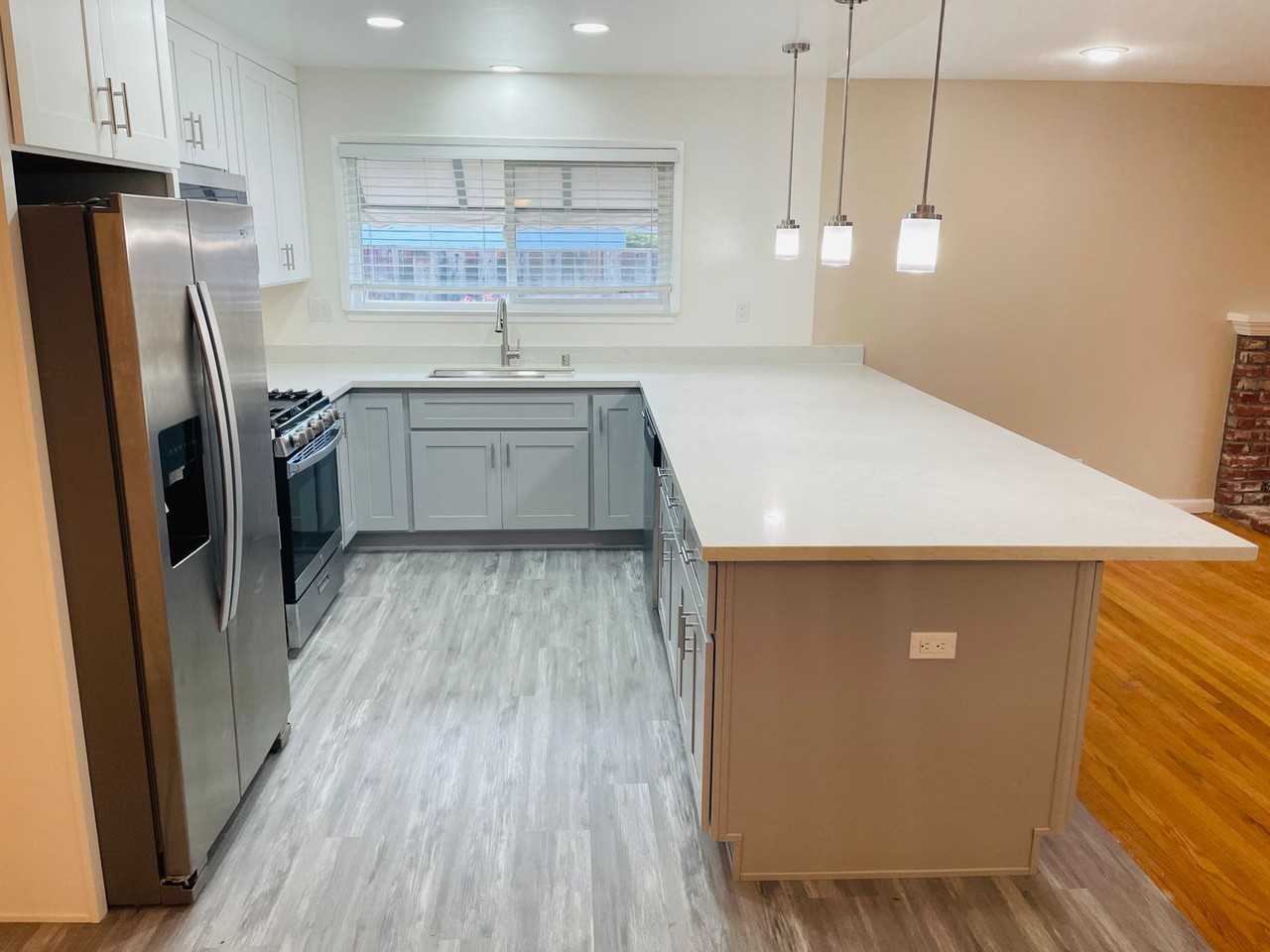 10520 Baywood Ct - Photo 2 of 21