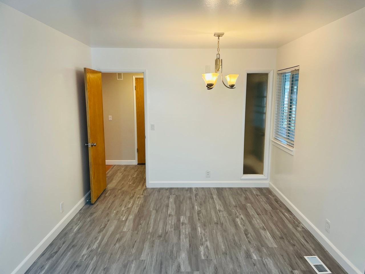 10520 Baywood Ct - Photo 6 of 21