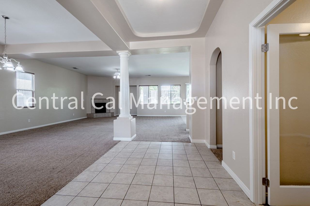 11108 Cypress Falls Ave - Photo 2 of 24