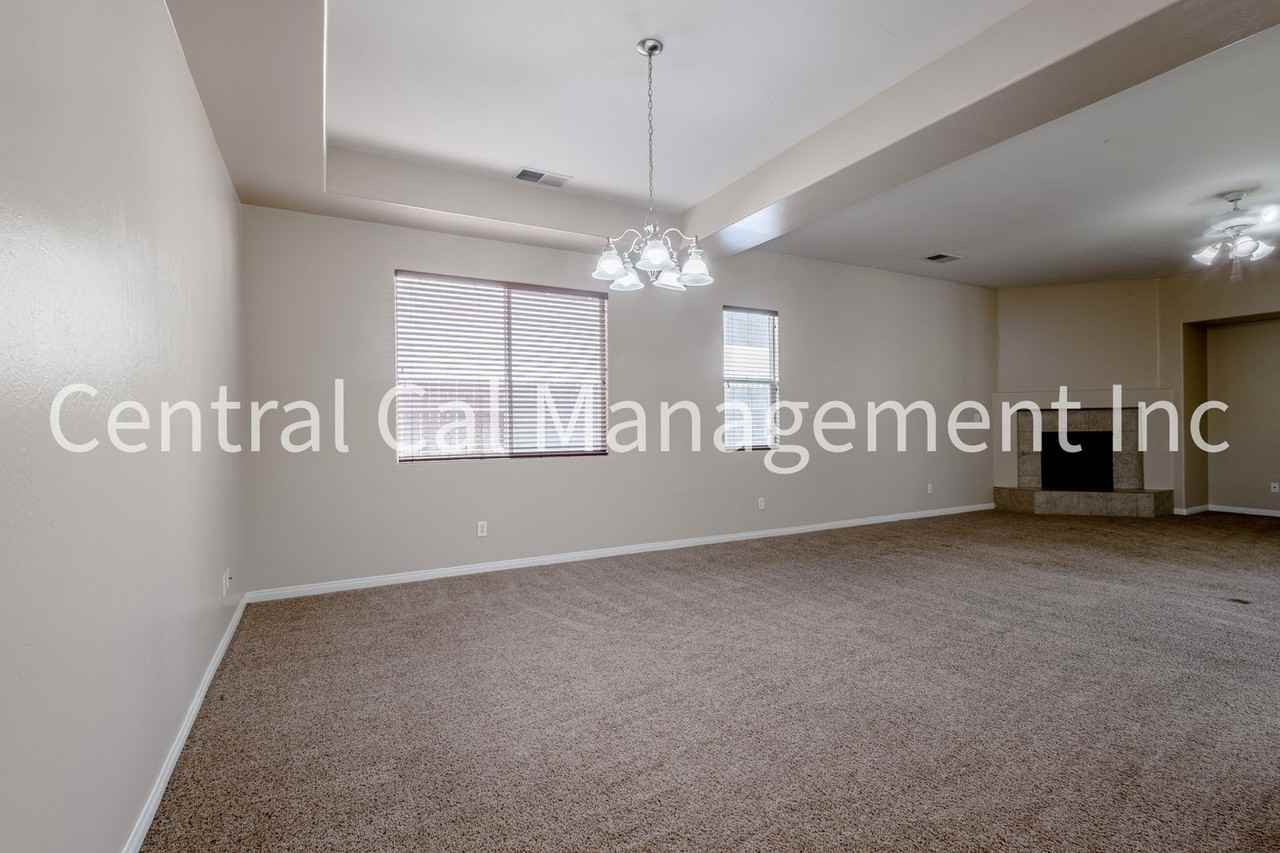 11108 Cypress Falls Ave - Photo 3 of 24