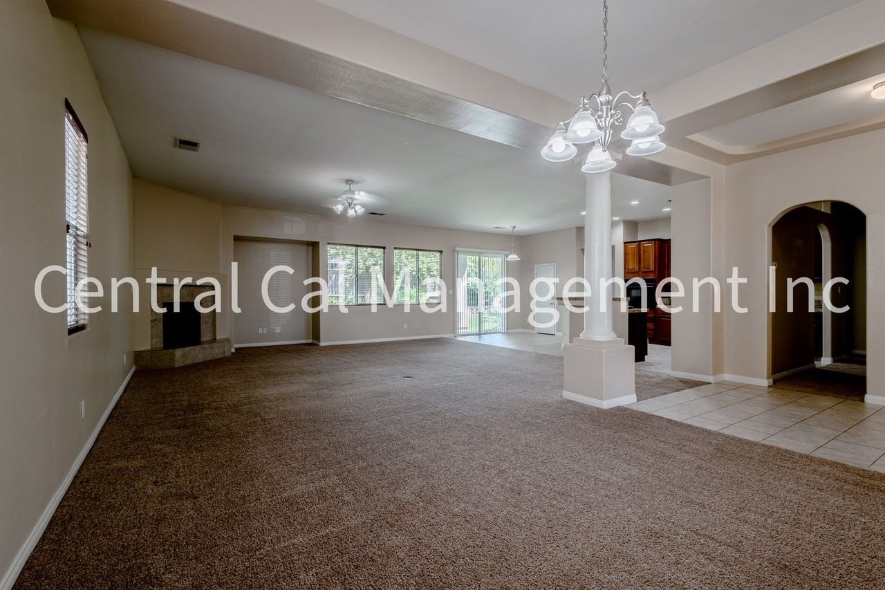 11108 Cypress Falls Ave - Photo 4 of 24