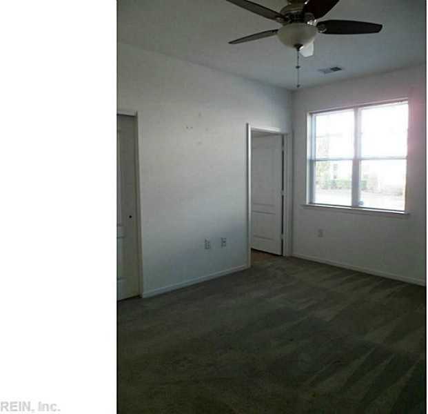 924 Southmoor Dr #103 - Photo 2 of 12