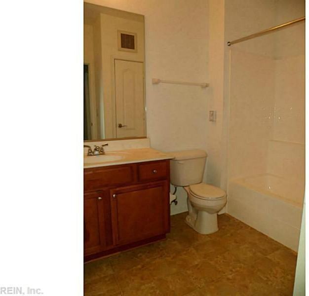 924 Southmoor Dr #103 - Photo 5 of 12