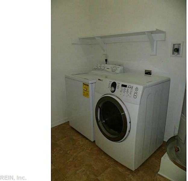 924 Southmoor Dr #103 - Photo 6 of 12