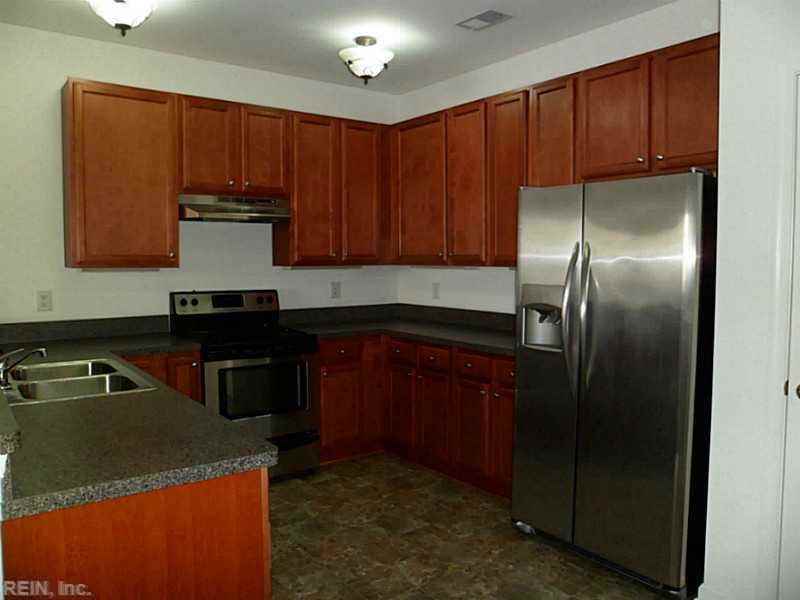 924 Southmoor Dr #103 - Photo 7 of 12