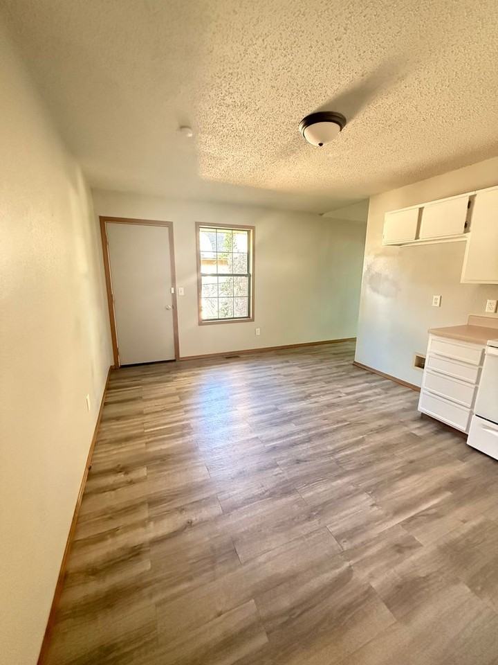 3126 W Lombard St - Photo 4 of 11