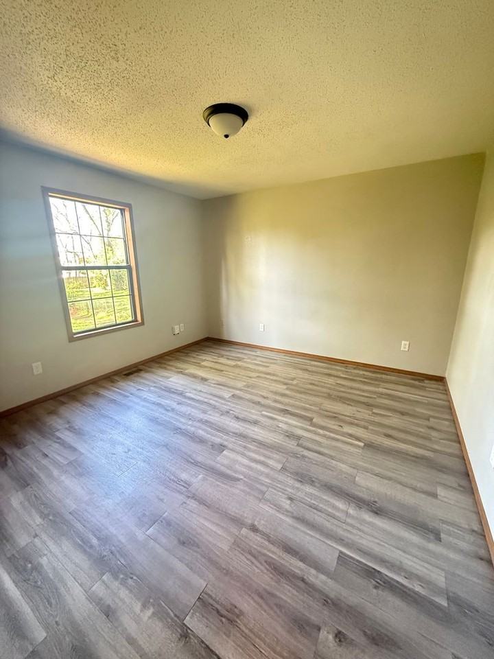 3126 W Lombard St - Photo 5 of 11