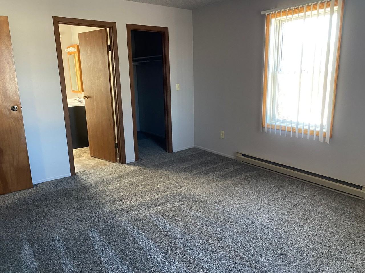 366 8th St Se - Photo 3 of 21
