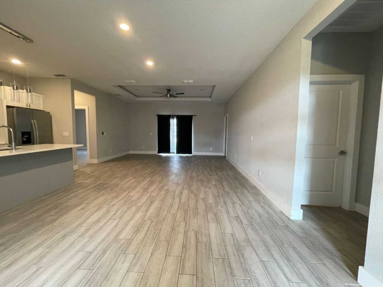 229 Hibiscus Ln - Photo 3 of 22