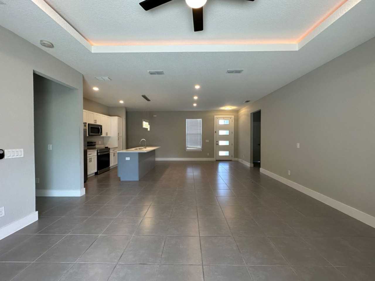 207 Begonia Ln - Photo 4 of 15