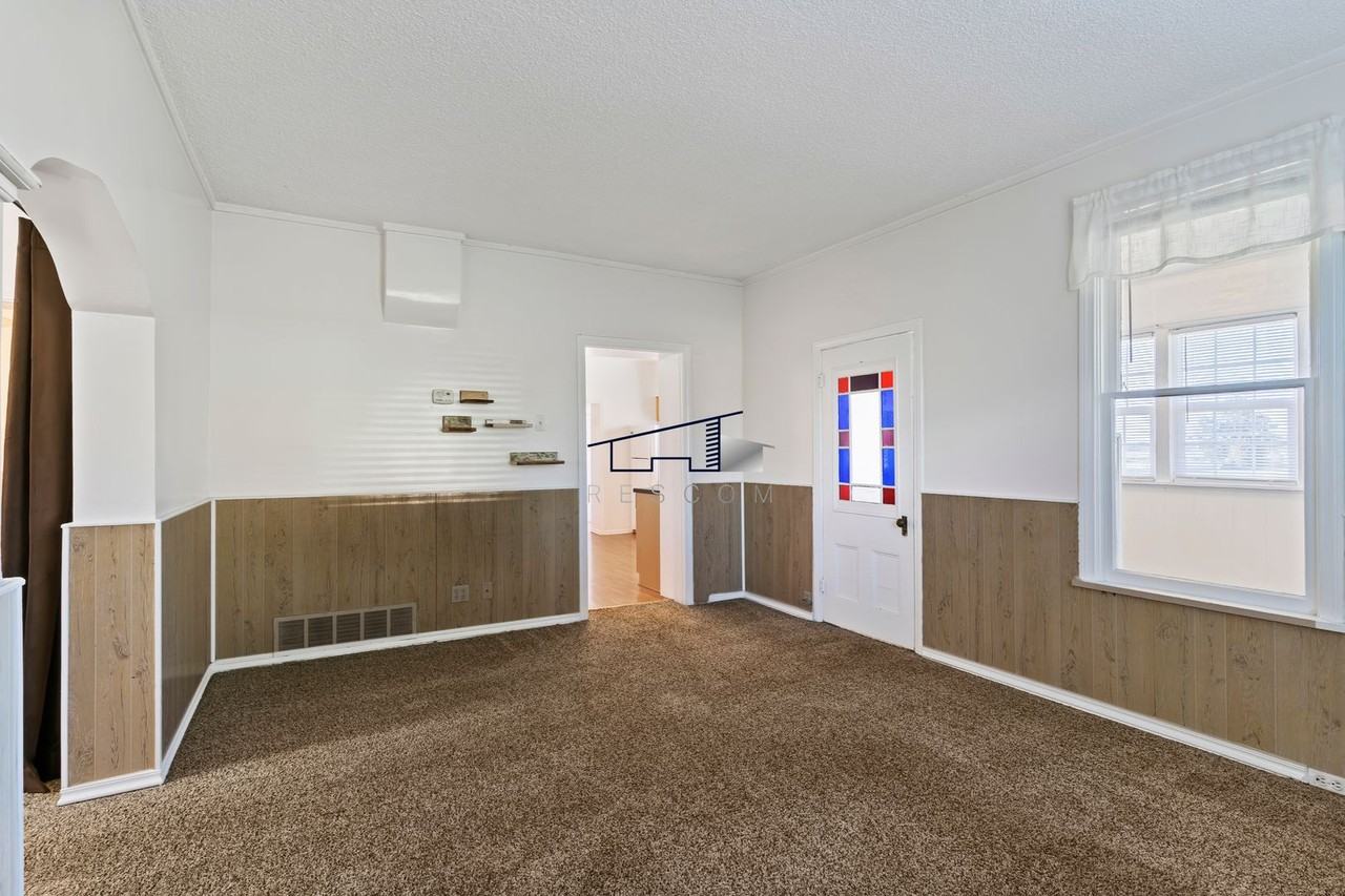 1608 S 4700 W - Photo 6 of 23