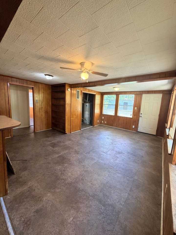 2723 Meadow Ave - Photo 4 of 10