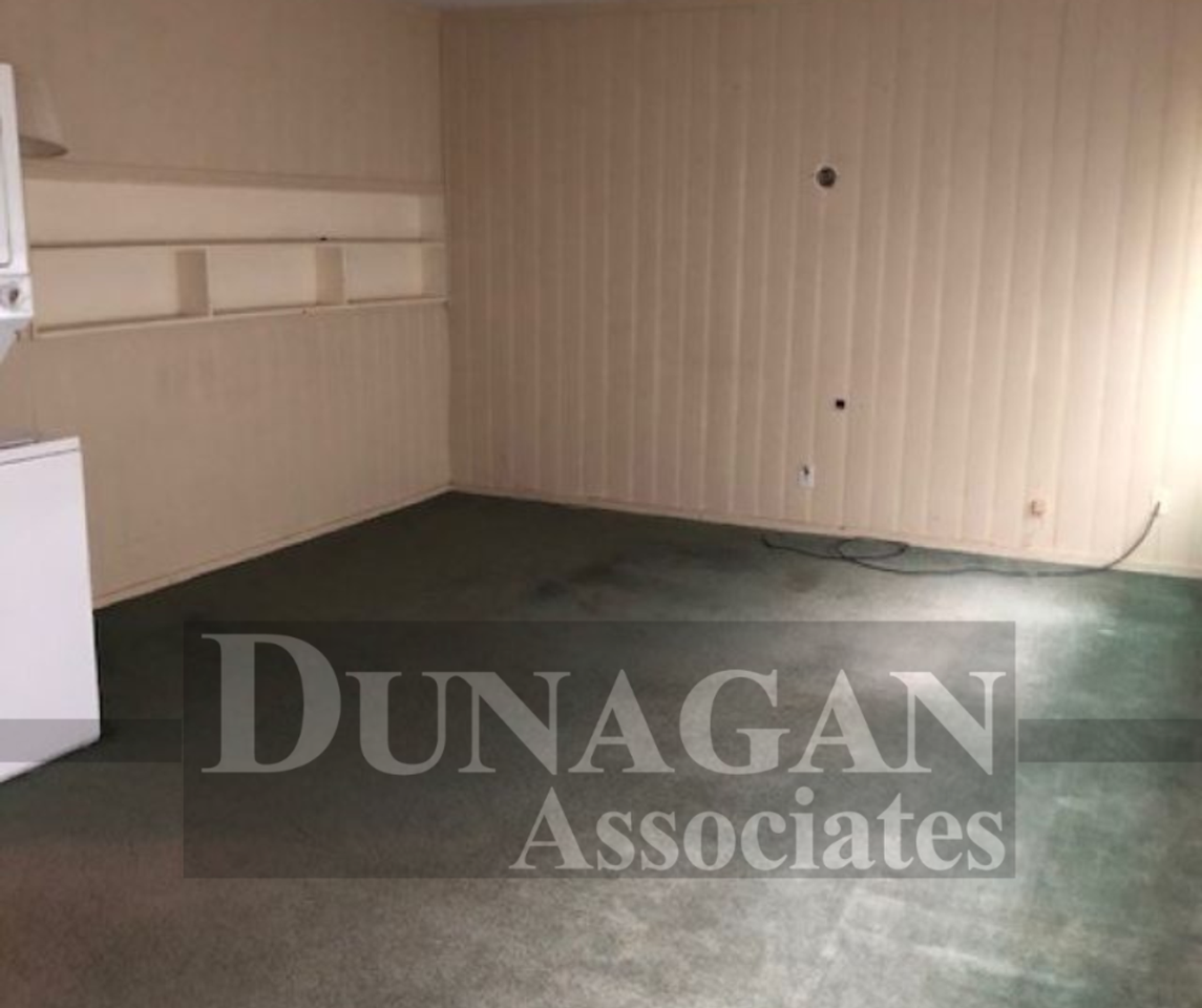 302 N Lake St - Photo 4 of 5