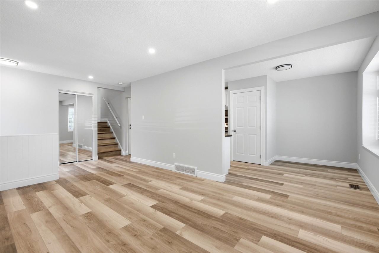 562 Greenhill Ave - Photo 5 of 16