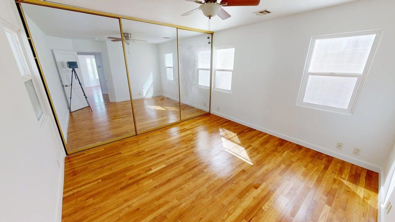 900 3rd St - Photo 5 of 12