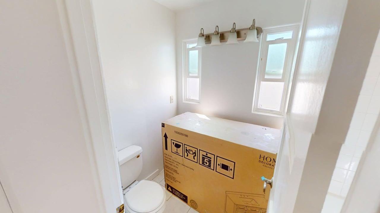 900 3rd St - Photo 6 of 12