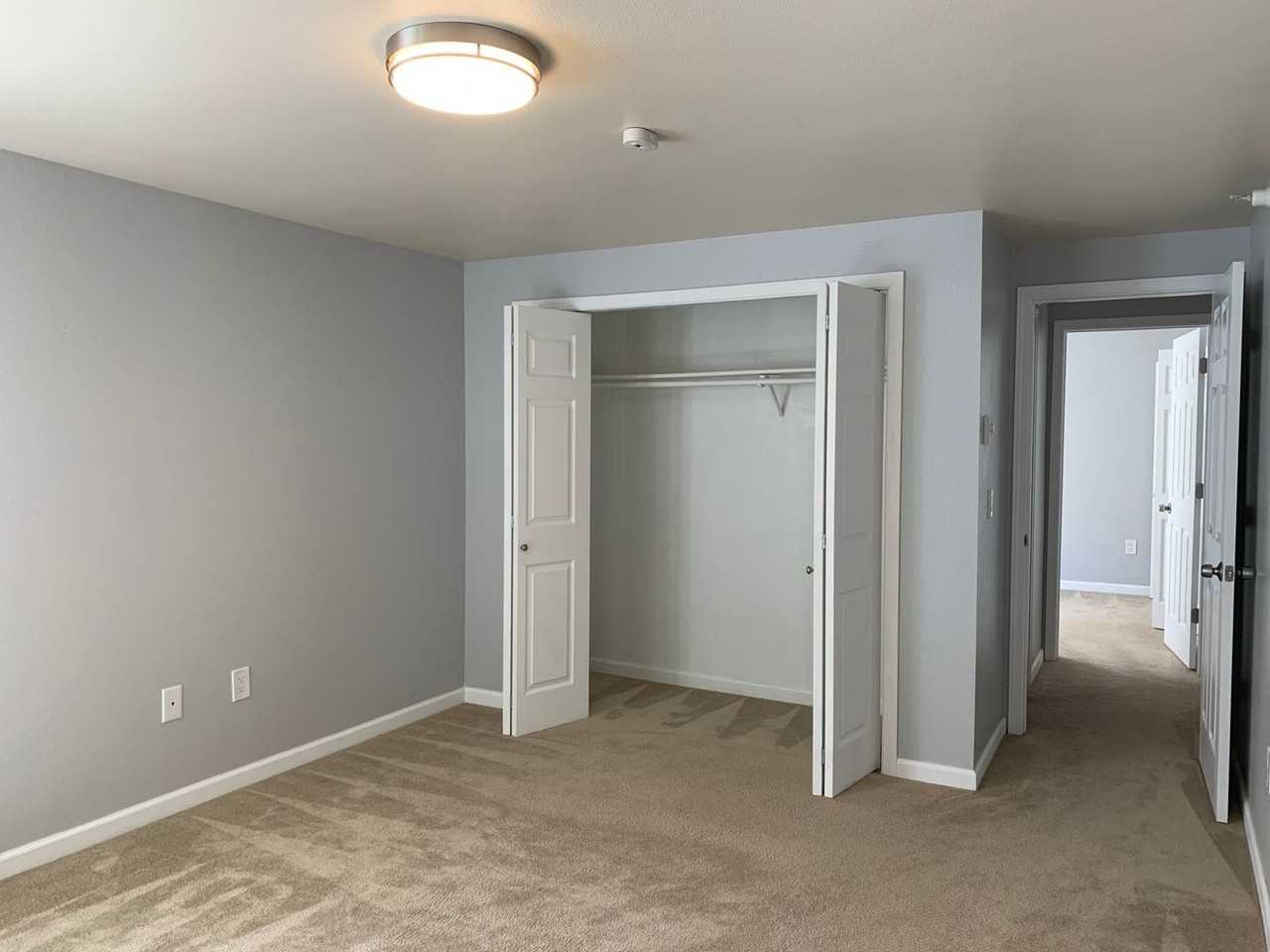 700 Front St S #D209 - Photo 5 of 7