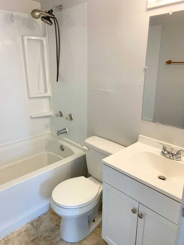 725 Ashland Ave - Photo 5 of 10