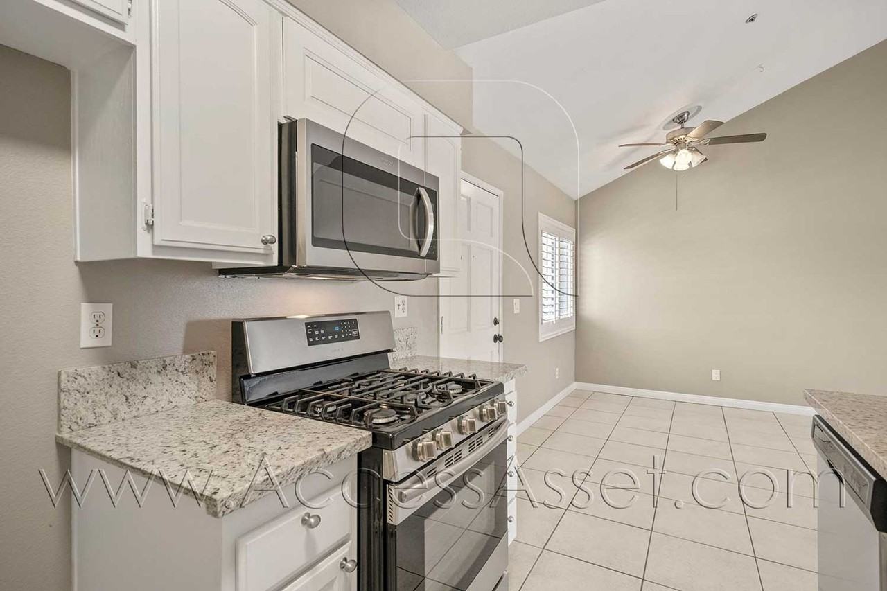4109 Carol Dr #H - Photo 4 of 27