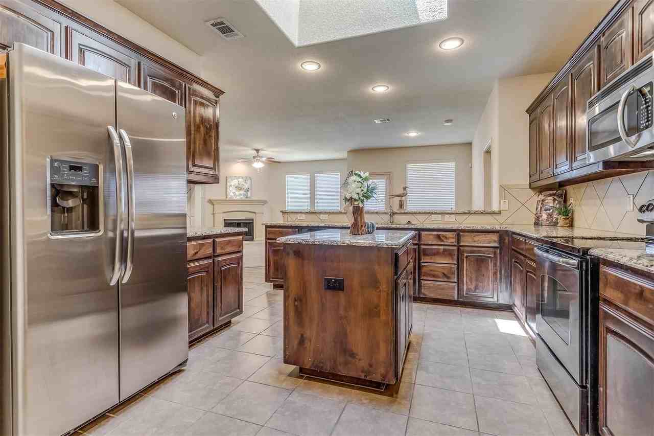 3128 Buckthorn Ln - Photo 6 of 27