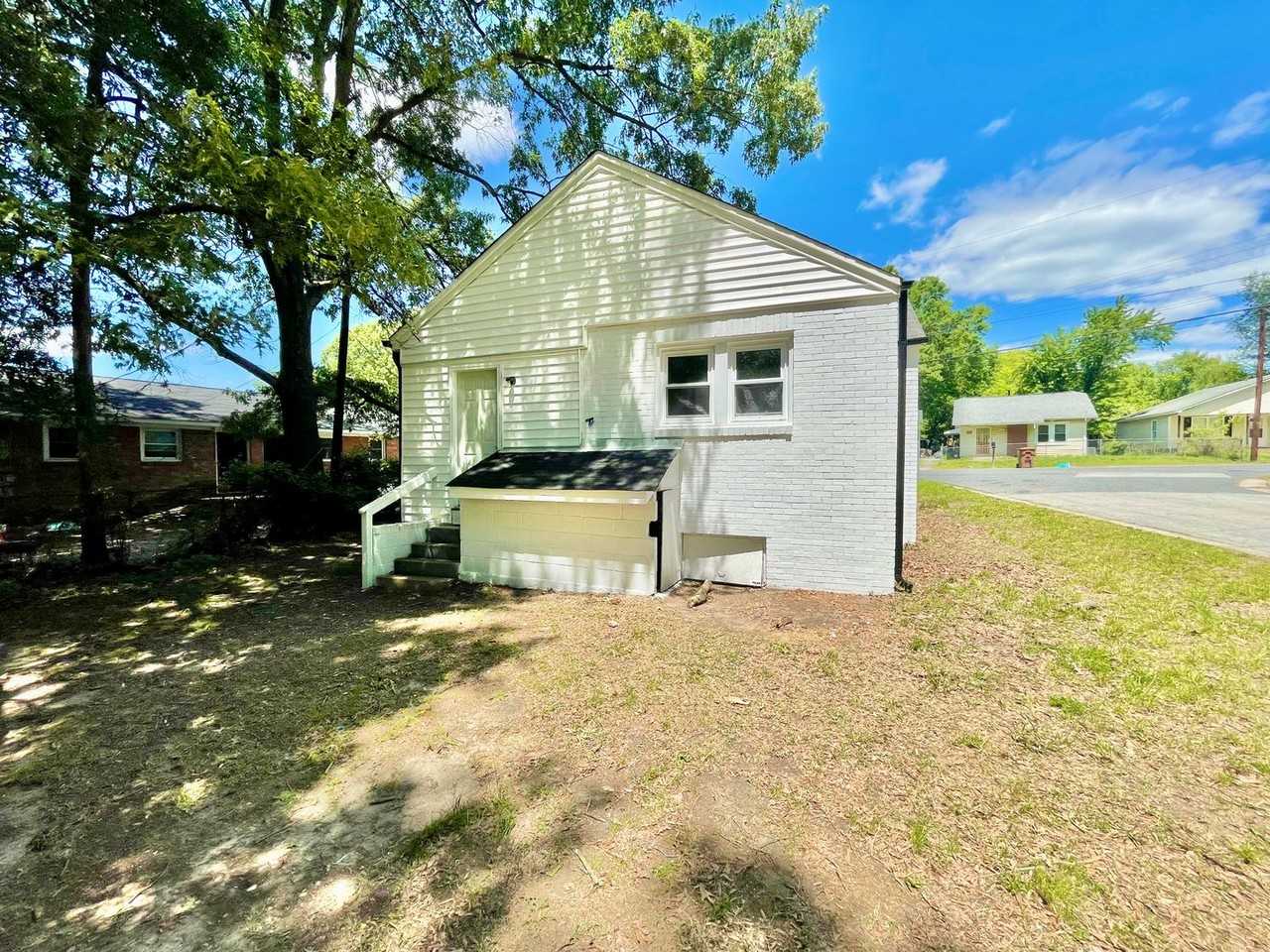 811 Dana Pl - Photo 5 of 28