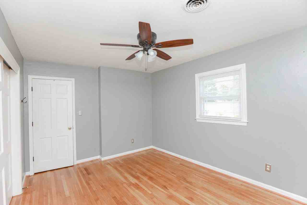 348 Wrexham Ct - Photo 4 of 44