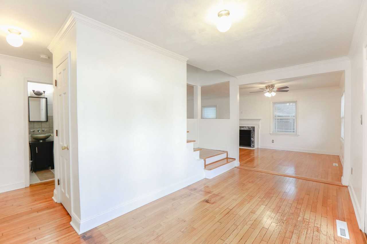 348 Wrexham Ct - Photo 5 of 44