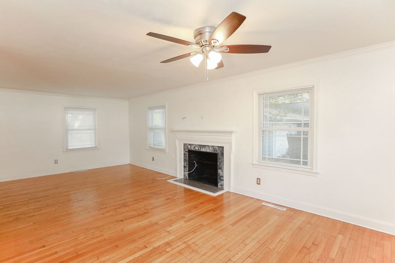 348 Wrexham Ct - Photo 6 of 44