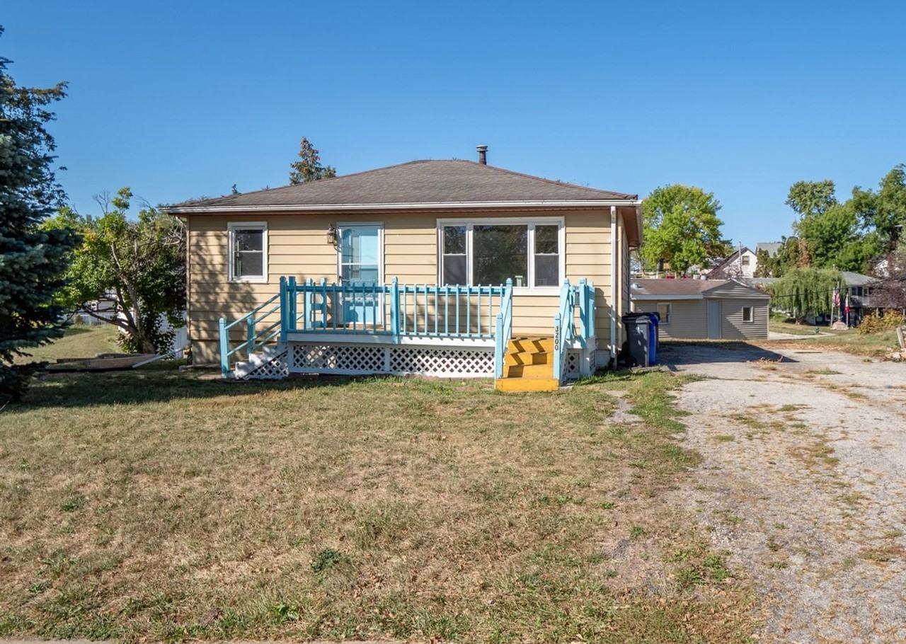 3200 Schaeffer Dr Sw - Photo 2 of 25