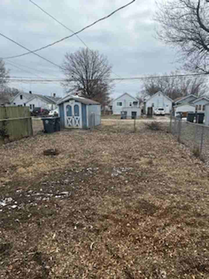 1503 E Franklin St - Photo 2 of 9