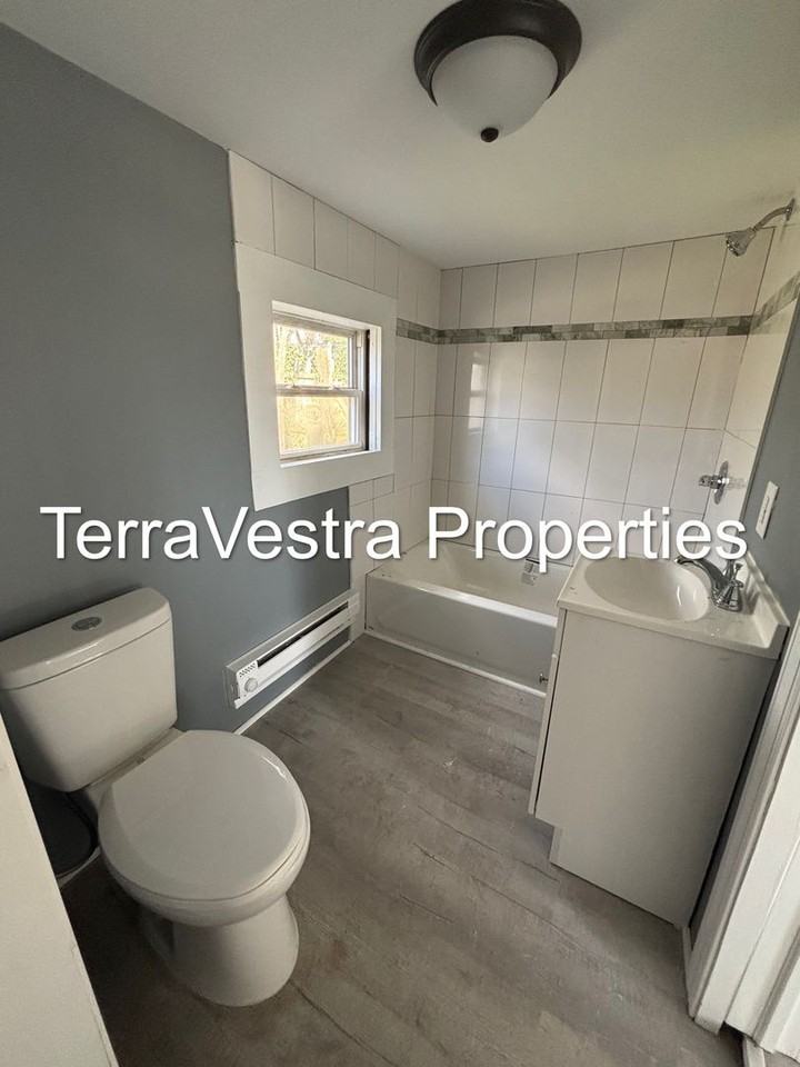 279 N Laurel St - Photo 5 of 7