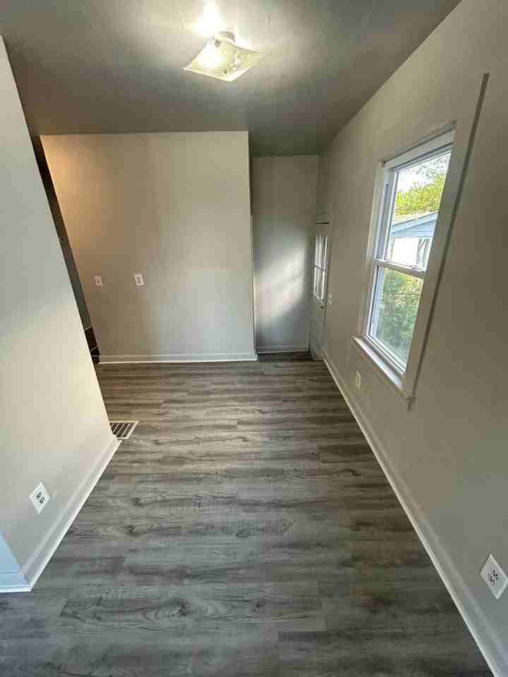 841 Stanley Ave - Photo 3 of 7