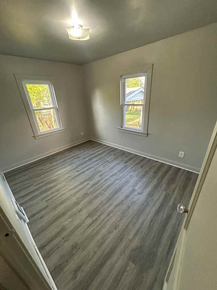 841 Stanley Ave - Photo 5 of 7