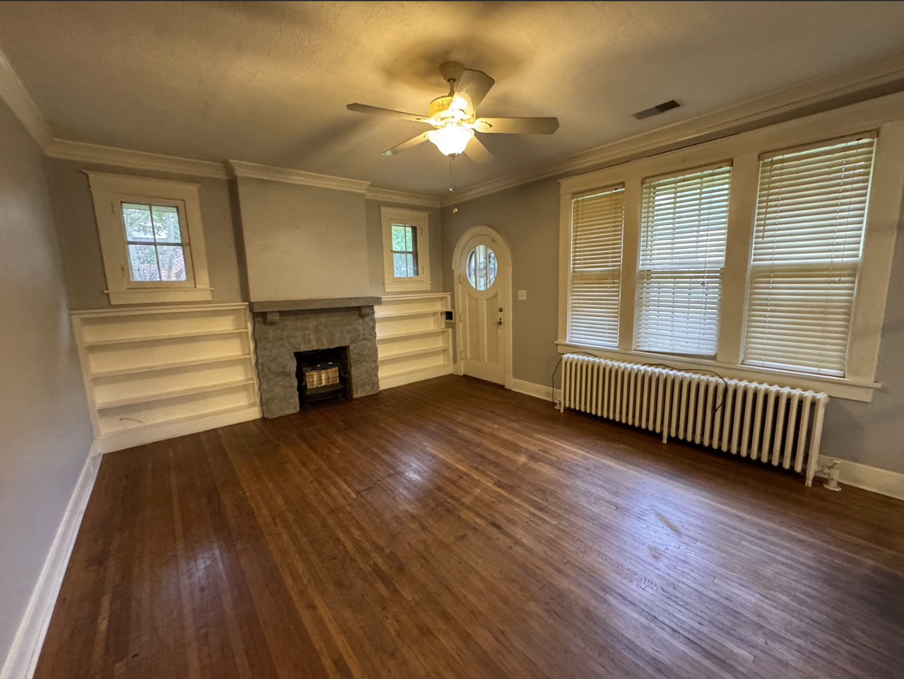 1975 Crump Ave - Photo 3 of 7