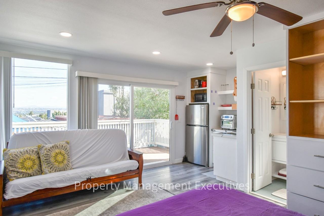 4522 Niagara Ave - Photo 7 of 10