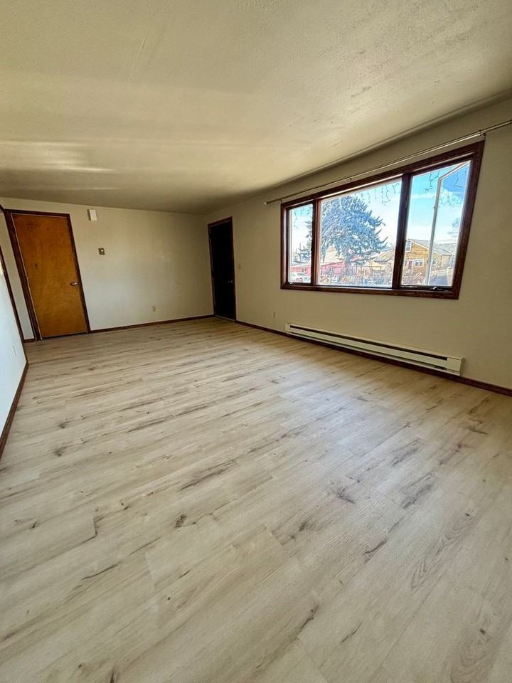 15 S Helena Ave - Photo 2 of 9