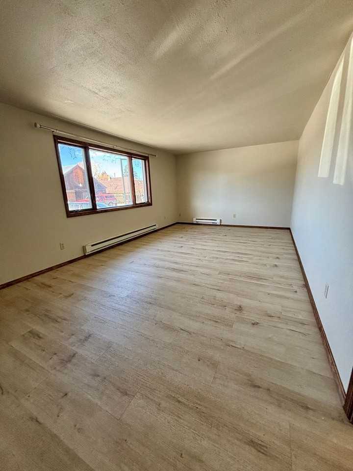 15 S Helena Ave - Photo 3 of 9