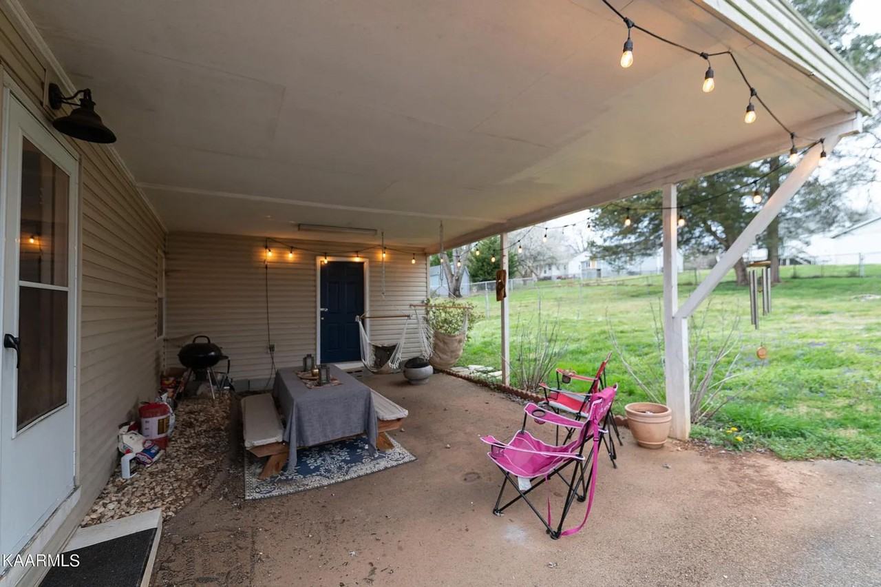 1133 Fair Dr - Photo 6 of 38