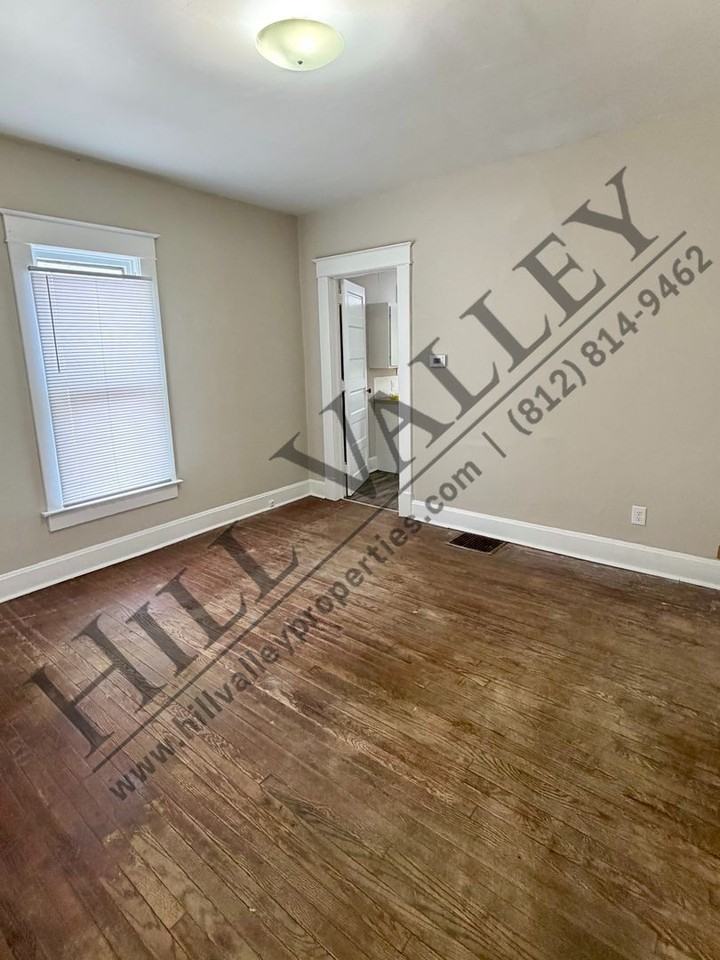 1306 S 19th St - Photo 3 of 8