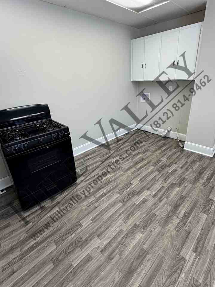 1306 S 19th St - Photo 4 of 8