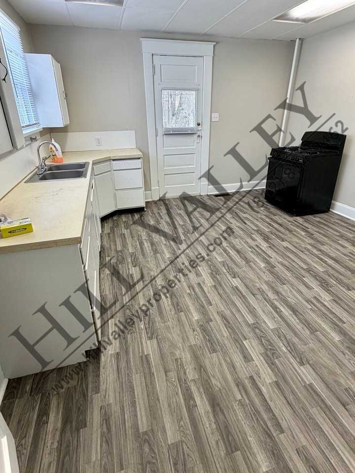 1306 S 19th St - Photo 5 of 8