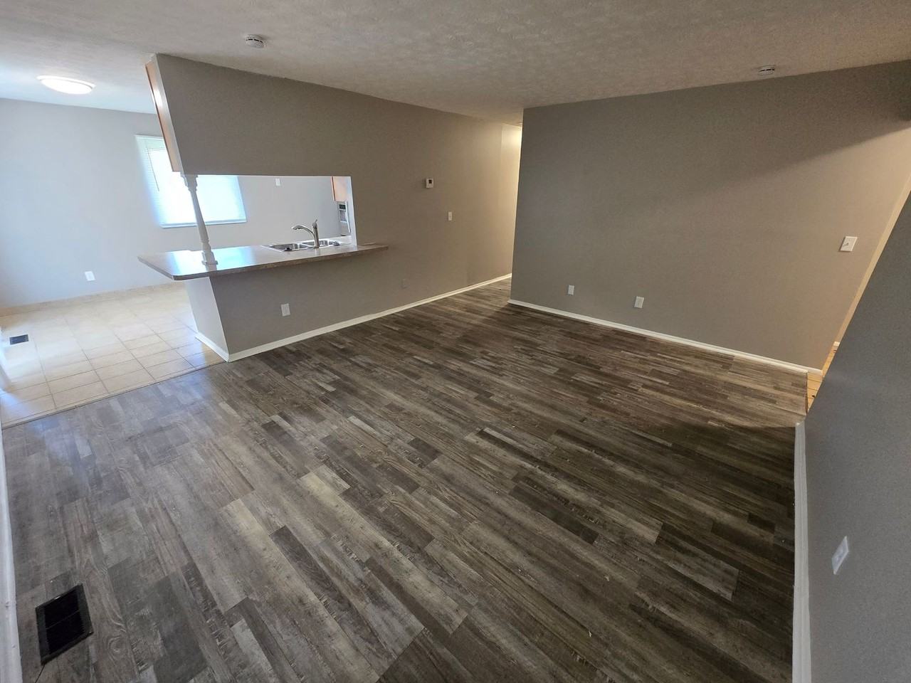 10220 September Dr - Photo 4 of 17