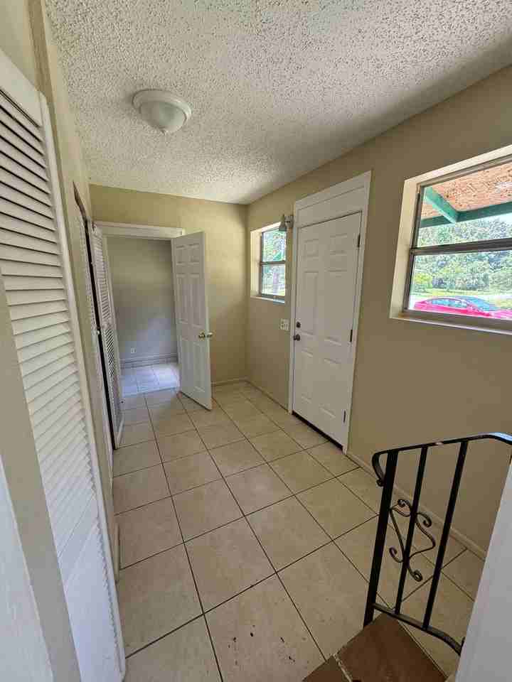 5049 Kingsbury St - Photo 2 of 15