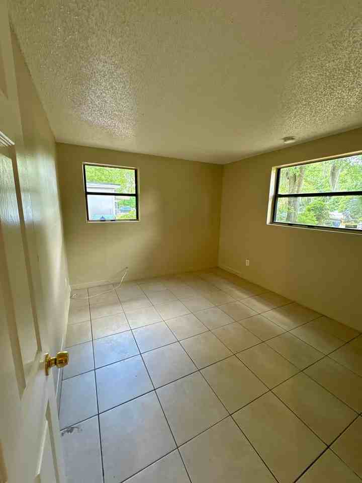 10533 Suomi St - Photo 7 of 8