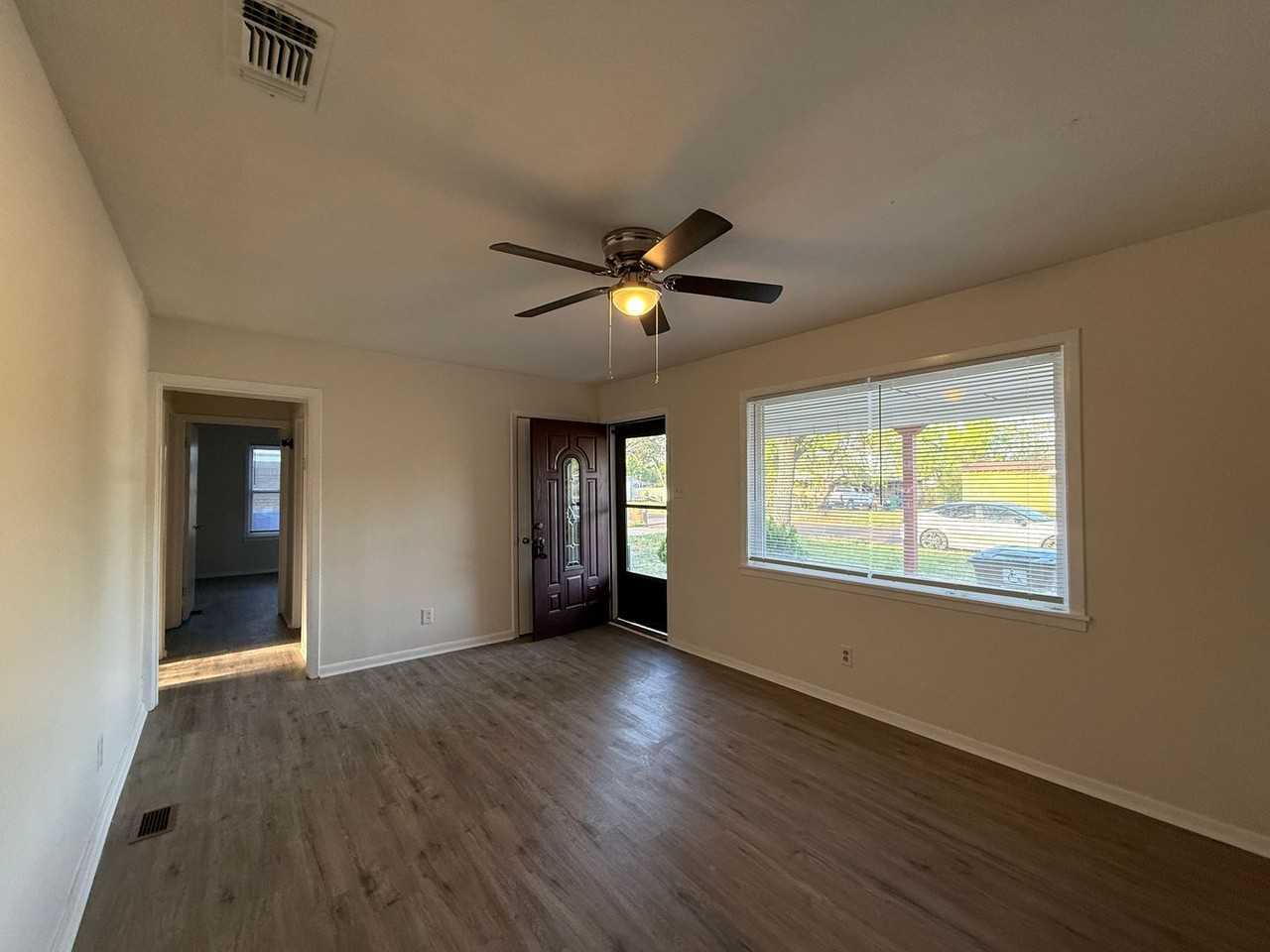 3212 Orchard Dr - Photo 2 of 10