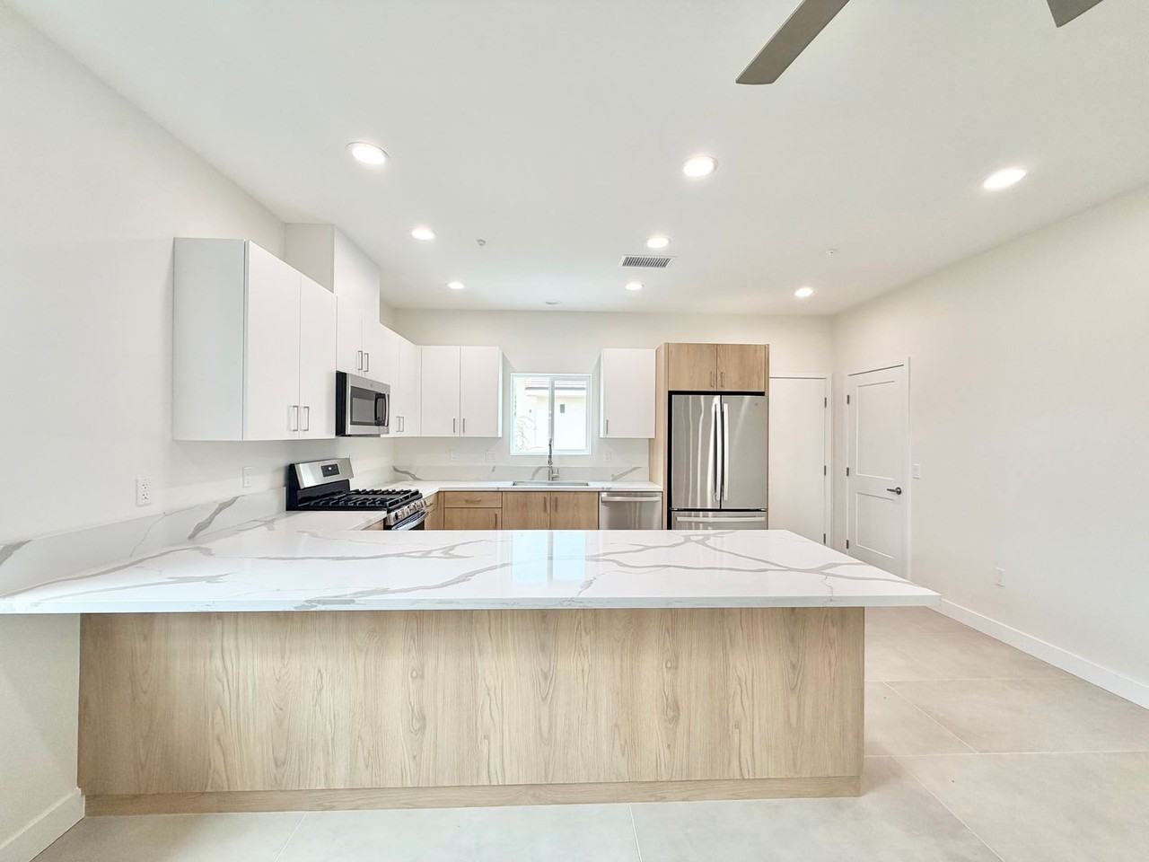 30125 30125 - 30127 Avenida Juarez - 30125 #30125 - Photo 2 of 26